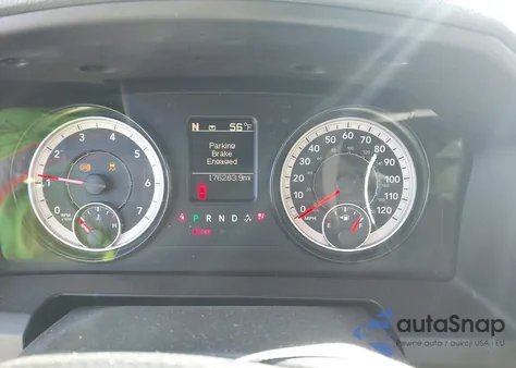 2017 Ram 1500 Express 4X4 6'4 Box z USA, uszkodzony, nr VIN 1C6RR7FT0HS674664